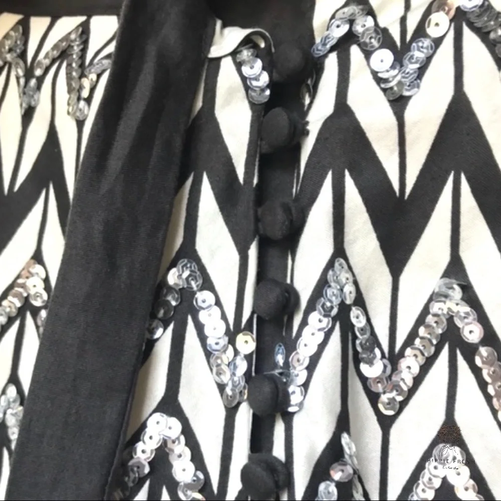 BCBGMAXAZRIA Black, White Chevron Sequin Skirt Size L - Picture 6 of 9